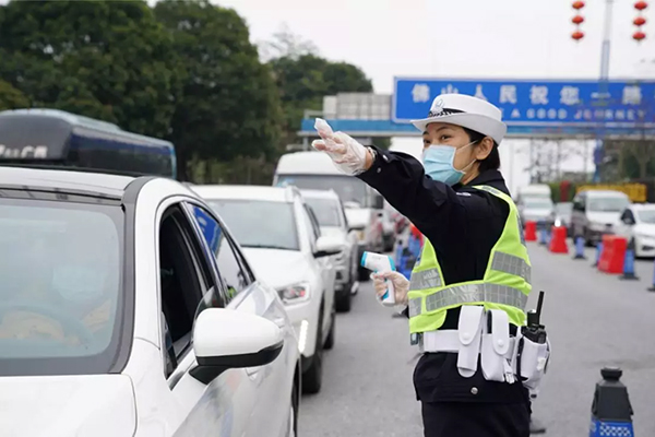 “我是参与者，也是记录者”一名女交警别样的抗疫视角