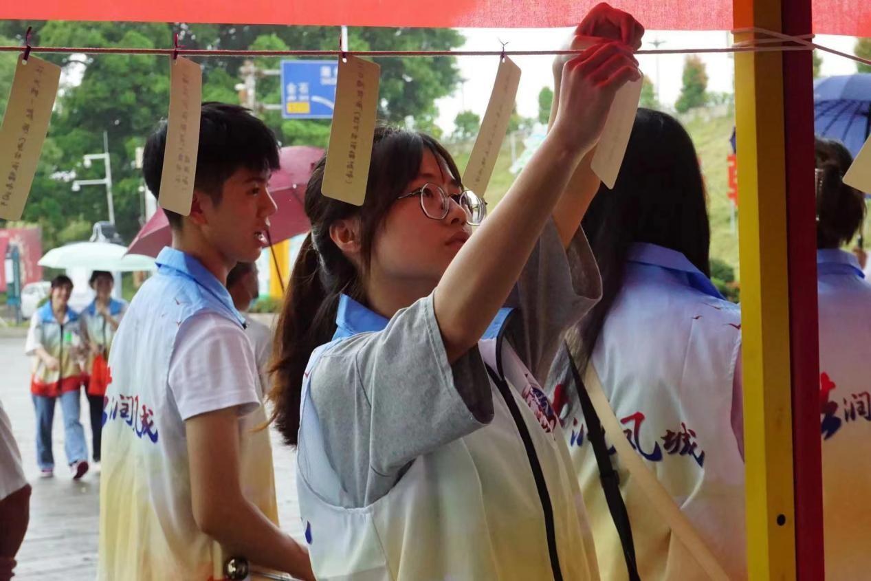 佛山学子三下乡：普法摊位乐趣多，法治龙湖夏日忙