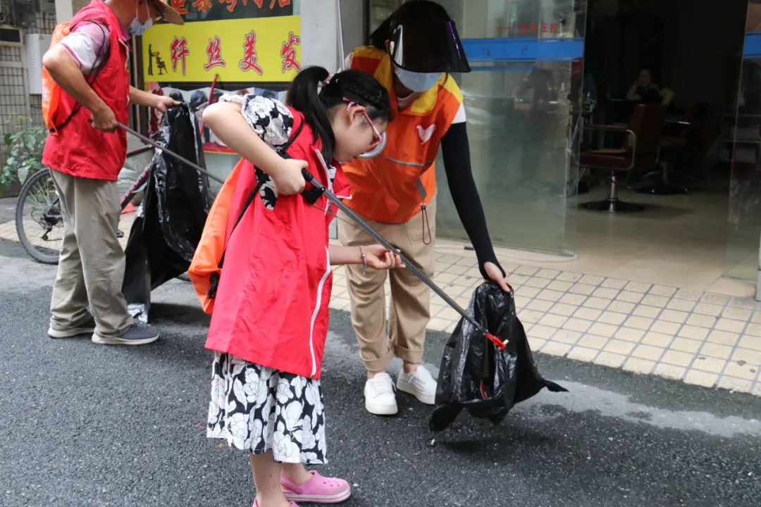 志愿之城 | 近100名志愿者出动！首场“文明跑拾”来了