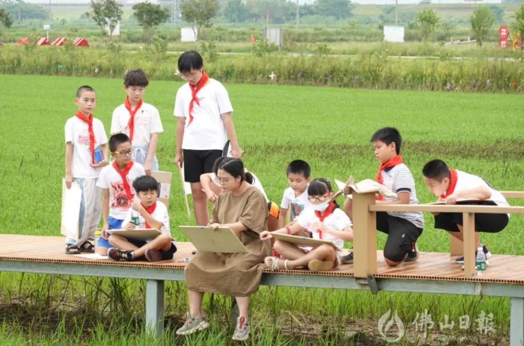 加强未成年人思想道德建设，以文明之光照亮孩子未来之路