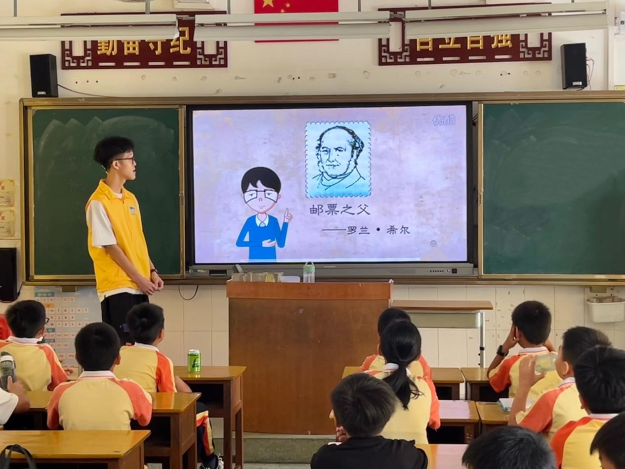 佛科院学子三下乡：方寸世界蕴历史，一笔一画见童心