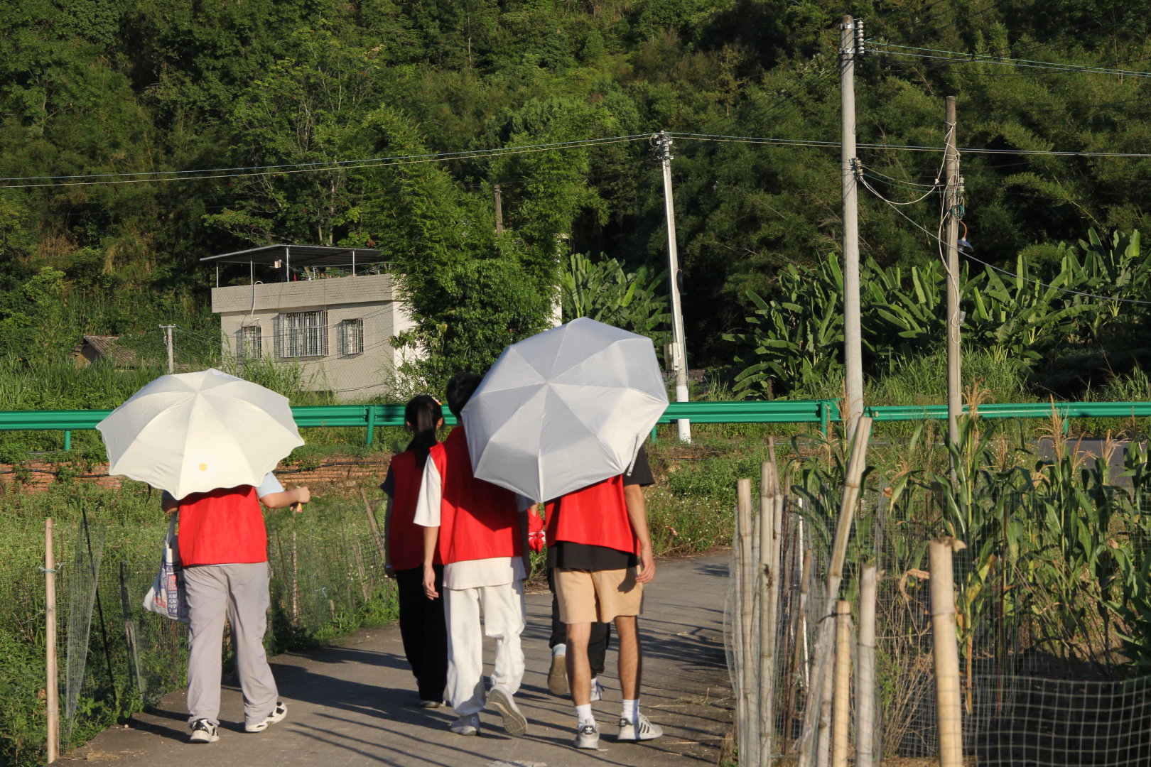 佛山科学技术学院“长”梦“乐”圆三下乡实践队：深入基层群众，探访非遗文化传承。