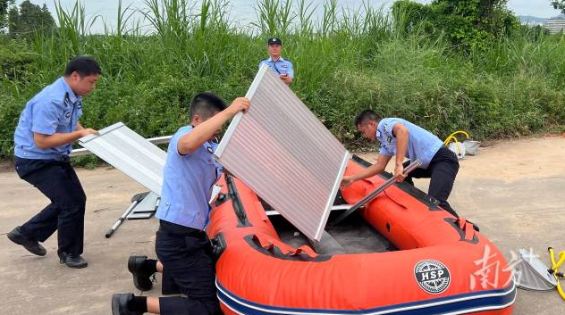 南海特警勇夺佛山市公安机关水上技能大比武第一名