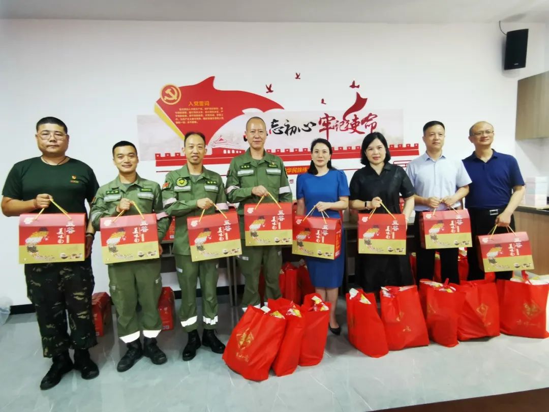 致敬！佛山物资集团慰问涿州归来南狮救援队员