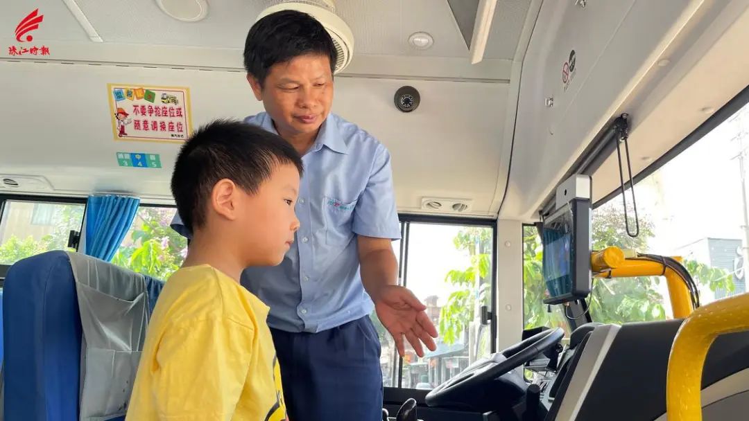 文明迎开学！佛山这群预备小学生“尝鲜”试乘校车