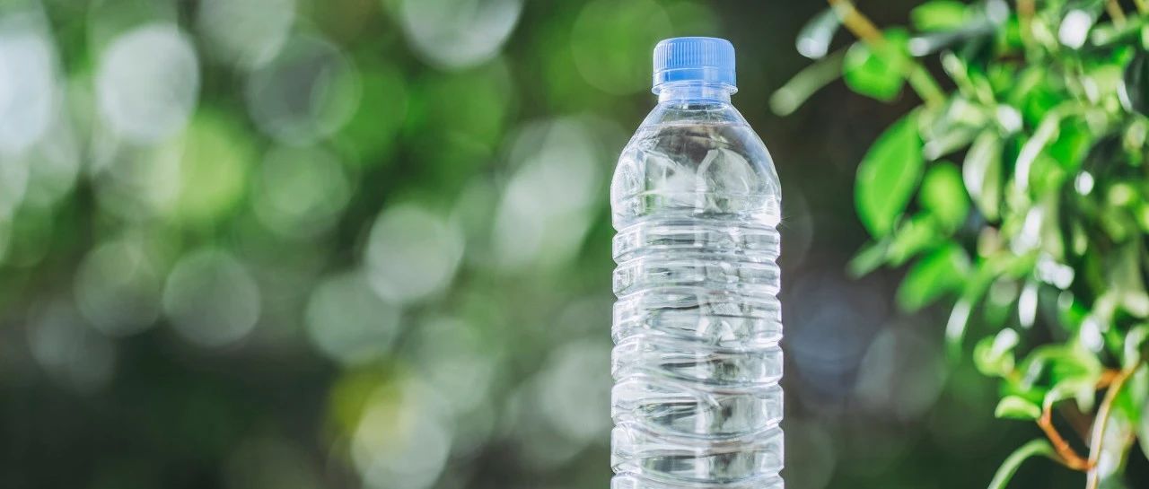 很多人不知道：瓶装水也有保质期！喝了“过期”的水会有事吗？