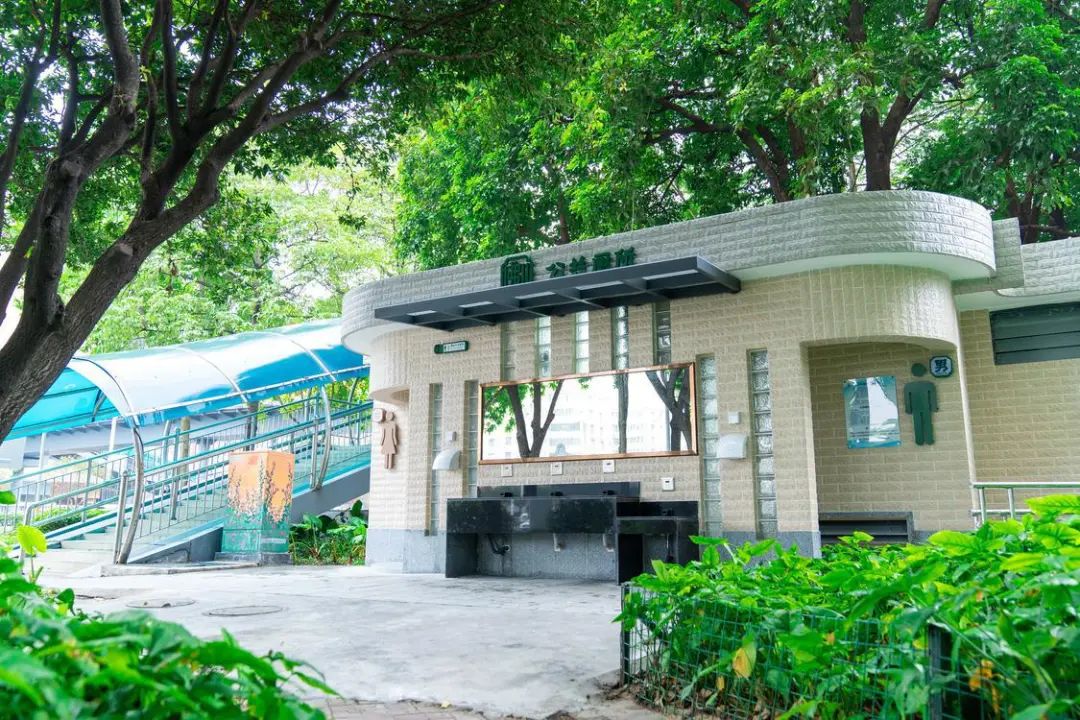 佛山两座公厕“大变身”，街坊都赞好！