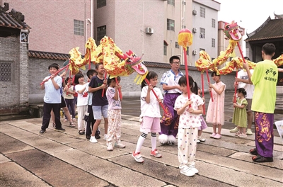 追溯历史足迹 品味乡村风情