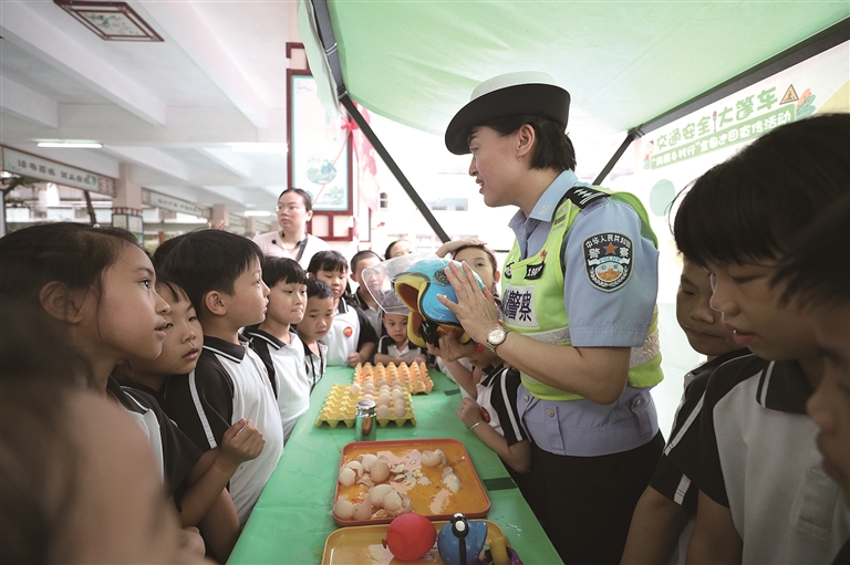 顺德交警走进多所校园开展暑假前交通安全宣传