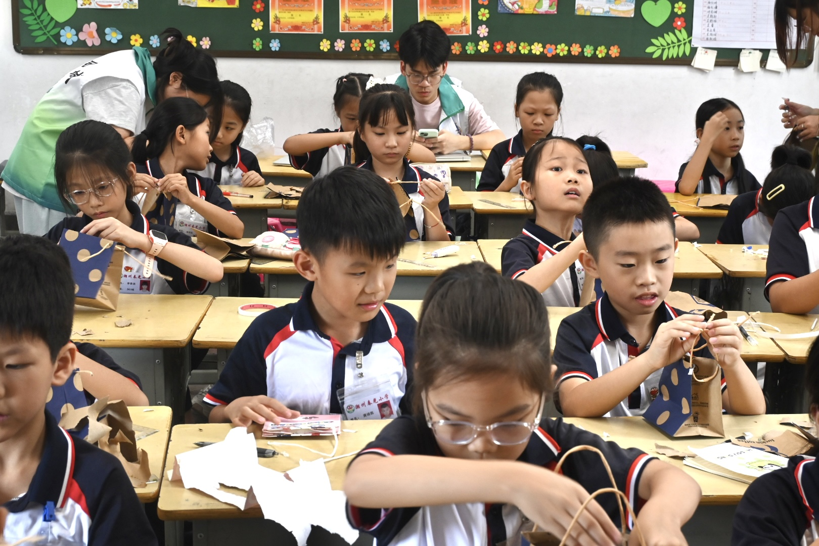 佛山大学法学院“法润凤城”实践队|义教活动：巧手慧心 变废为宝