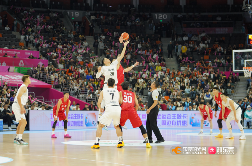 佛山健儿，飒！女足5:0横扫+跳水卫冕女团金牌